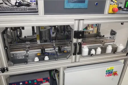 Laserové značení plastových lékovek pro firmu MedPharma